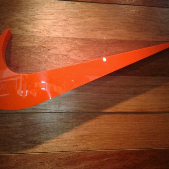 Nike Factory Store (Fermé maintenant) - Magasin de vêtements