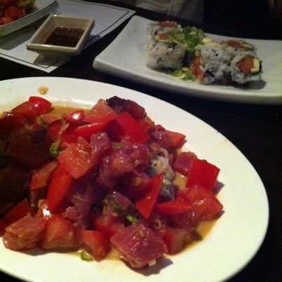 7/19/2012 tarihinde Liz V.ziyaretçi tarafından Shiki Sushi'de çekilen fotoğraf