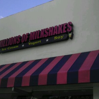 Foto tirada no(a) Millions of Milkshakes por Diamand D. em 11/21/2011