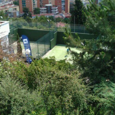 รูปภาพถ่ายที่ Vall Parc Tennis โดย Jordi B. เมื่อ 6/24/2011
