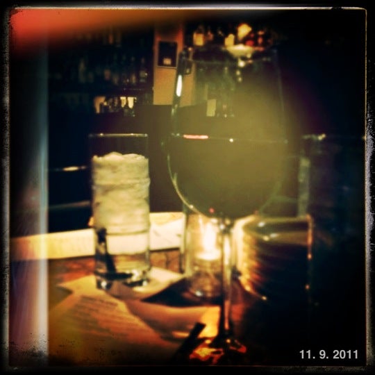 Foto diambil di Rumba Rum Bar &amp; Satay Grill oleh Lori L. pada 11/10/2011