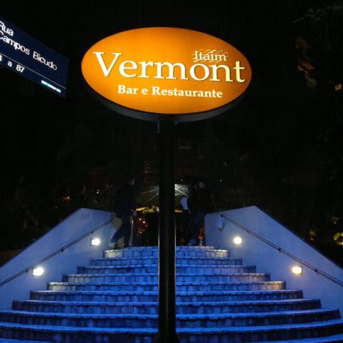 Foto tirada no(a) Vermont Itaim por #BETA Le Marc em 8/13/2012