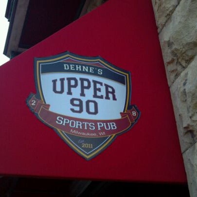 Foto tirada no(a) Upper 90 Sports Pub por WebGoals em 1/11/2012