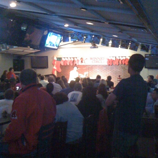 12/4/2011 tarihinde Leroy B.ziyaretçi tarafından Winners Circle Sports Bar &amp; Grill'de çekilen fotoğraf