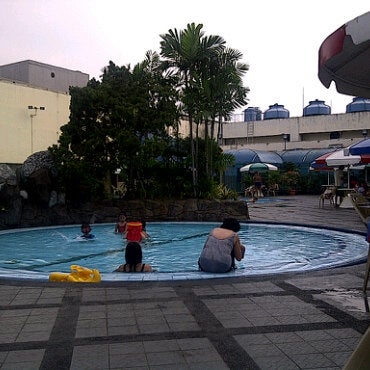 Kolam Renang Gajah Mada Plaza - Jakarta Pusat, Jakarta