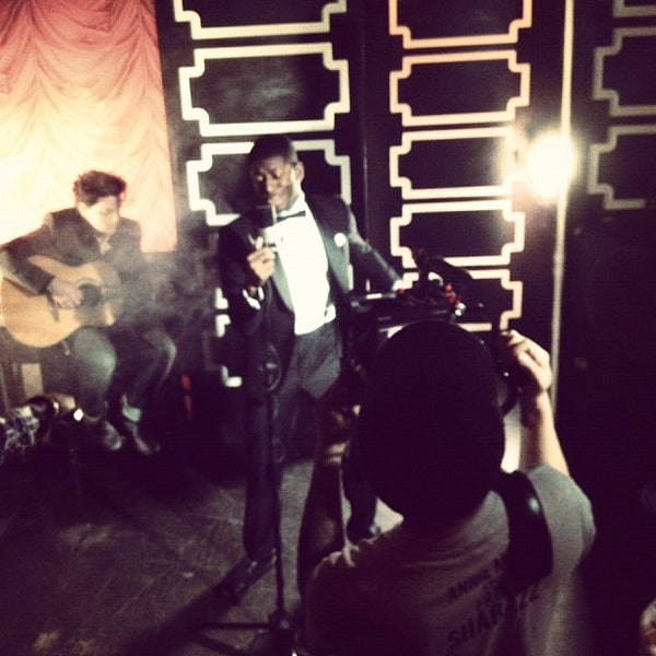 รูปภาพถ่ายที่ Ella Lounge โดย Muzik Jones D. เมื่อ 3/8/2012