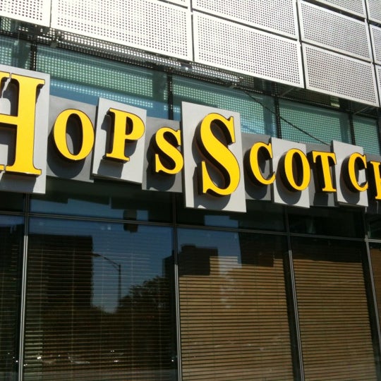 Foto tirada no(a) HopsScotch por jeannie em 6/16/2012