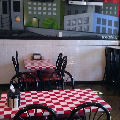 1/27/2012にJeff S.がTwo Guys Pizzaで撮った写真