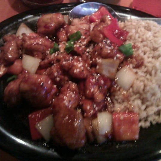 Photo taken at Pei Wei by Billy D. on 2/12/2011