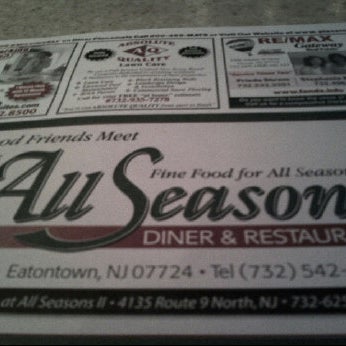 Foto tomada en All Seasons Diner Restaurant  por Just C. el 2/1/2012