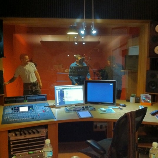 7/27/2011에 Jesus M.님이 Jarpa Studio에서 찍은 사진