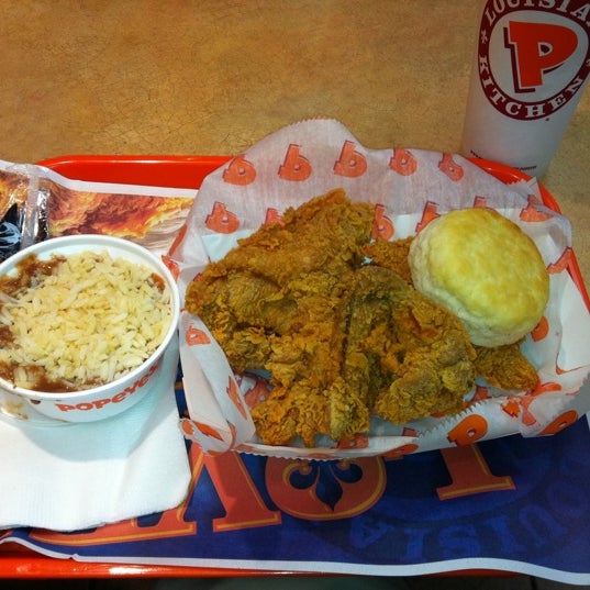 Photo prise au Popeyes Louisiana Kitchen par Taylor AK S. le8/13/2011