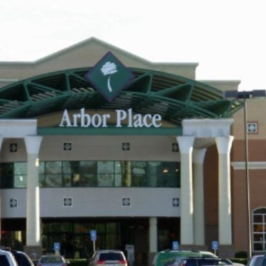 Foto tirada no(a) Arbor Place Mall por Corey T. em 4/21/2011