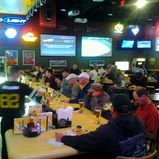 Buffalo Wild Wings 2025 Prairie Center Pkwy