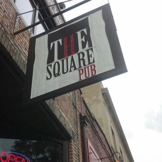 8/18/2012 tarihinde Jimmy R.ziyaretçi tarafından The Square Pub'de çekilen fotoğraf