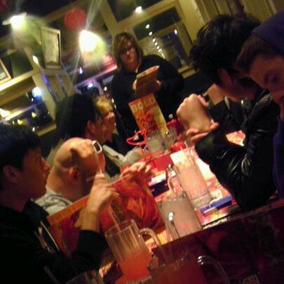 Photo taken at Chili&#39;s Grill &amp; Bar by Nando H. on 11/12/2011