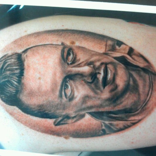 Foto diambil di Kathouse Inc. Tattoos &amp; Body Piercings oleh Jack C. pada 6/1/2012