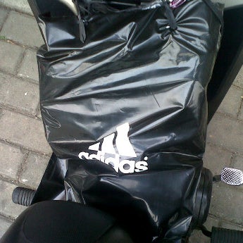 adidas outlet kalimalang