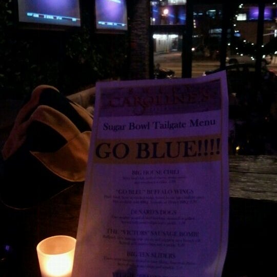 Foto scattata a Sweet Caroline&#39;s Restaurant &amp; Bar da Nick T. il 1/4/2012