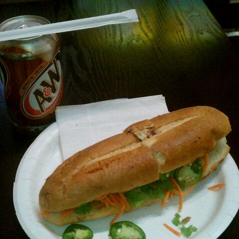 Foto tomada en Nicky&#39;s Vietnamese Sandwiches  por Rainier Anthony Treson F. el 8/9/2012