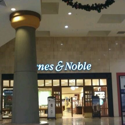 Photos At Barnes Noble Bookstore In Tucson