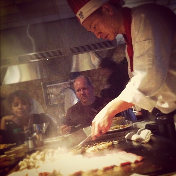 1/30/2012 tarihinde Jonathan R.ziyaretçi tarafından Arirang Hibachi Steakhouse'de çekilen fotoğraf