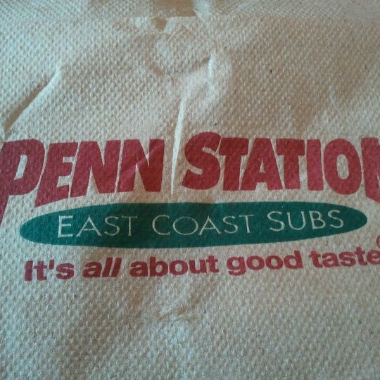 Foto tomada en Penn Station East Coast Subs  por Ron R. el 9/3/2011