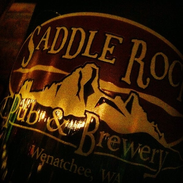 5/2/2012 tarihinde David W.ziyaretçi tarafından Saddle Rock Pub &amp; Brewery'de çekilen fotoğraf