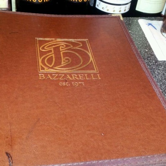 รูปภาพถ่ายที่ Bazzarelli Restaurant โดย Dom A. เมื่อ 5/3/2012