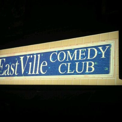 Foto tomada en Eastville Comedy Club  por Ashley N. el 9/4/2011