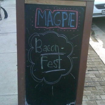 Foto tomada en Magpie Cafe  por Ben G. el 1/21/2012