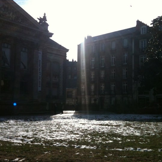 Place De La Monnaie Square Docteur Louis Bureau Plaza In Graslin Commerce