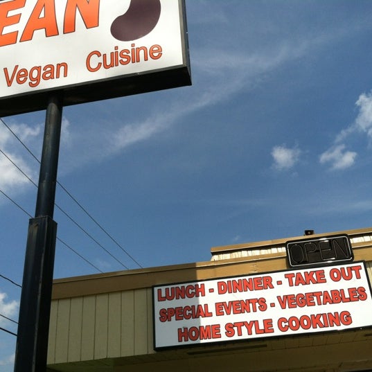 Снимок сделан в BEAN Vegan Cuisine пользователем Antonio L. 7/26/2012