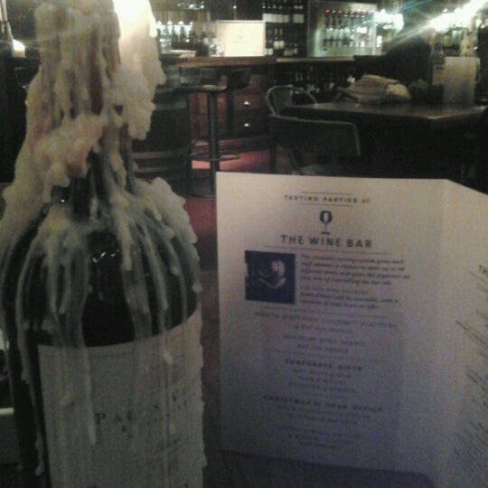 12/8/2011 tarihinde MissBorgaziyaretçi tarafından Dublin Wine Rooms'de çekilen fotoğraf