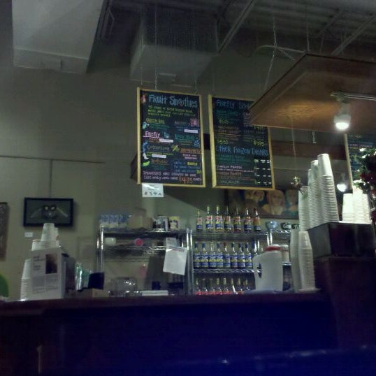 Foto diambil di Firefly Coffee House oleh Scott H. pada 1/2/2012