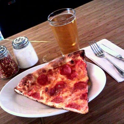 10/18/2011にFelipe B.がHowie&#39;s Artisan Pizzaで撮った写真