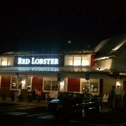 รูปภาพถ่ายที่ Red Lobster โดย Brandon P. เมื่อ 11/22/2011