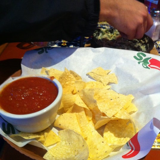 Photo taken at Chili&#39;s Grill &amp; Bar by Travis F. on 12/21/2011