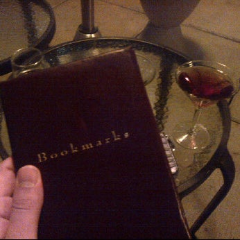 5/11/2012にRob W.がBookmarks Loungeで撮った写真