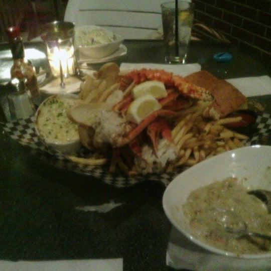 Foto diambil di Bookers BBQ Grill &amp; Crab Shack oleh Kevin W. pada 9/25/2011