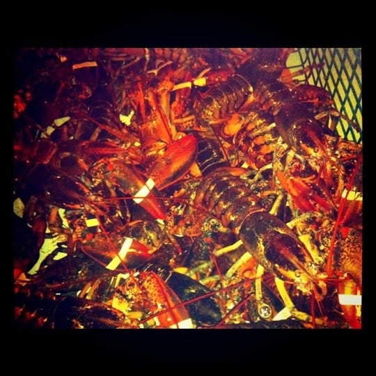 Снимок сделан в Freddy&#39;s Lobster &amp; Clams пользователем Ayanna 9/22/2011