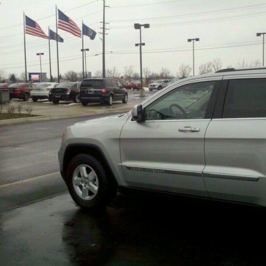 รูปภาพถ่ายที่ Parkway Chrysler Dodge Jeep Ram โดย Joshua G. เมื่อ 2/14/2012