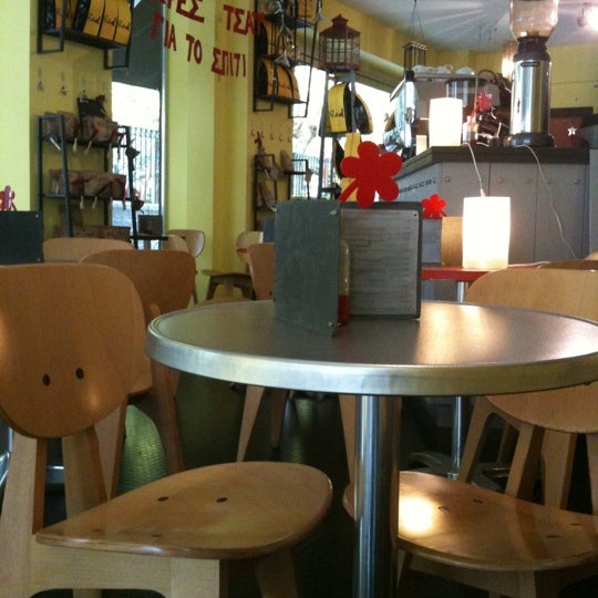 12/22/2010에 Nick P.님이 Yellow Cafe에서 찍은 사진