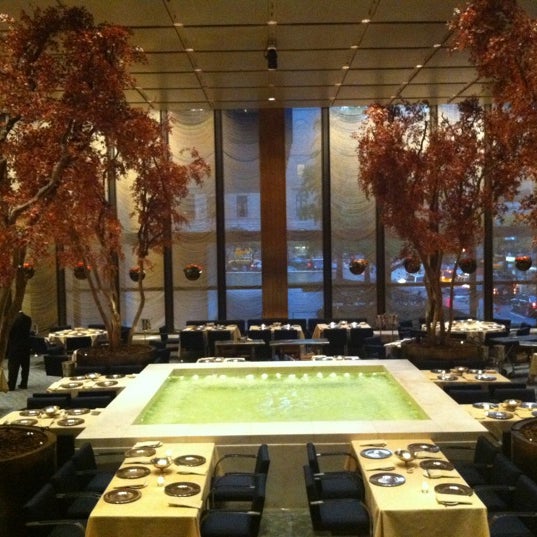 Das Foto wurde bei The Four Seasons Restaurant von Michael H. am 11/8/2011 aufgenommen