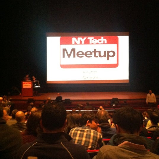 รูปภาพถ่ายที่ NYC Tech Meetup โดย James L. เมื่อ 1/5/2012