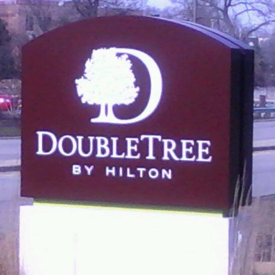 Снимок сделан в DoubleTree by Hilton пользователем Shawn 2/1/2012