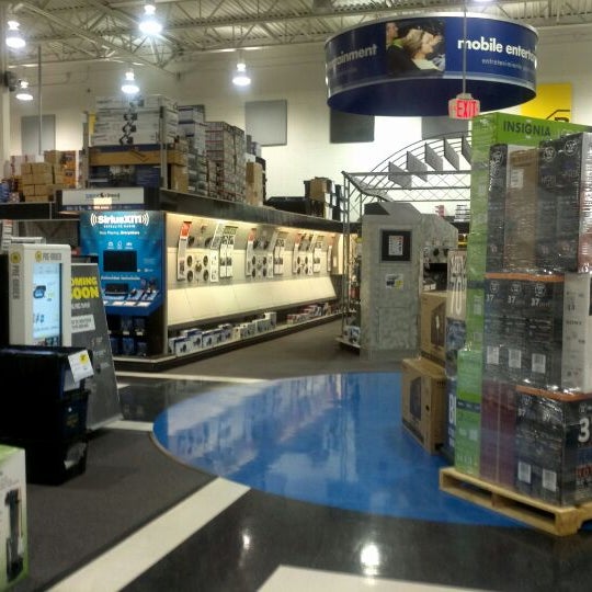 Best Buy Electronics Store in Salem