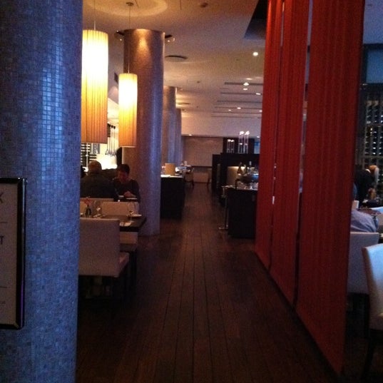 Photo taken at VOX Restaurant by Cyberntz on 8/28/2011