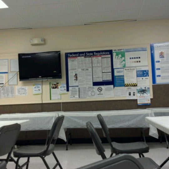 次での写真：Walmart Supercenter Clifton Parkの大型店