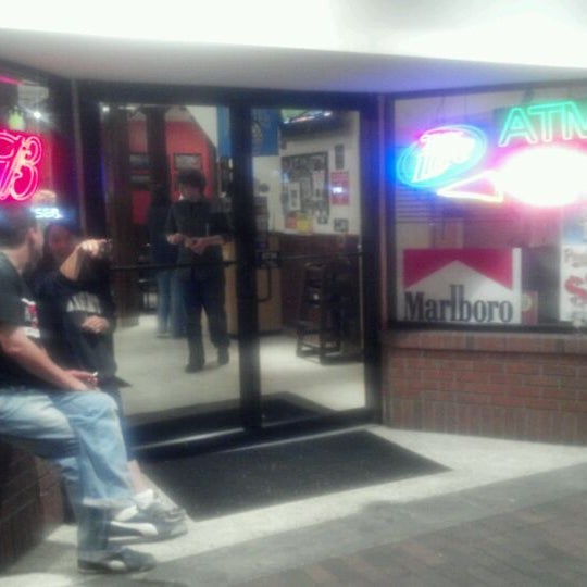 Photo taken at Panino&#39;s Pizza &amp; Grill by Rob D. on 11/26/2011